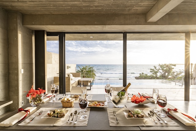 ディーズグロウ リゾート インフィニティプールヴィラ 渡口の浜