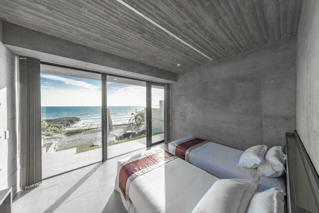 ディーズグロウ リゾート インフィニティプールヴィラ 渡口の浜