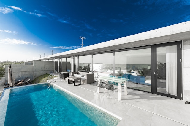 ディーズグロウ リゾート インフィニティプールヴィラ 渡口の浜