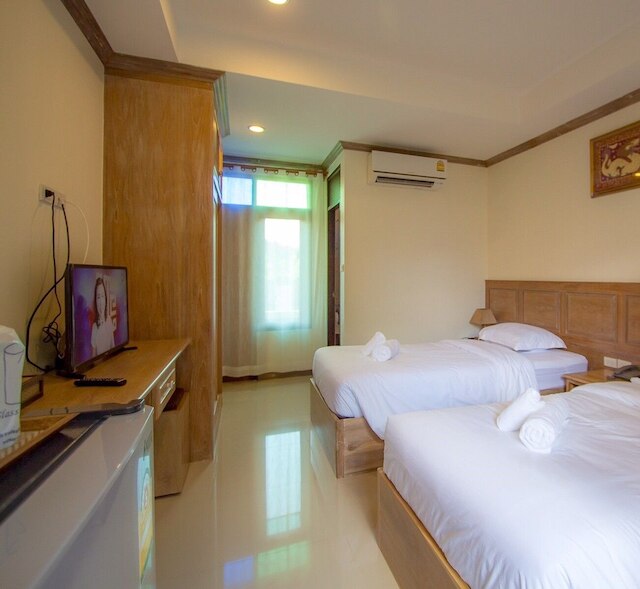 バーン ポンドチャノク ホテル