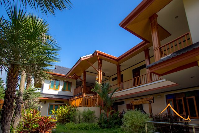 バーン ポンドチャノク ホテル