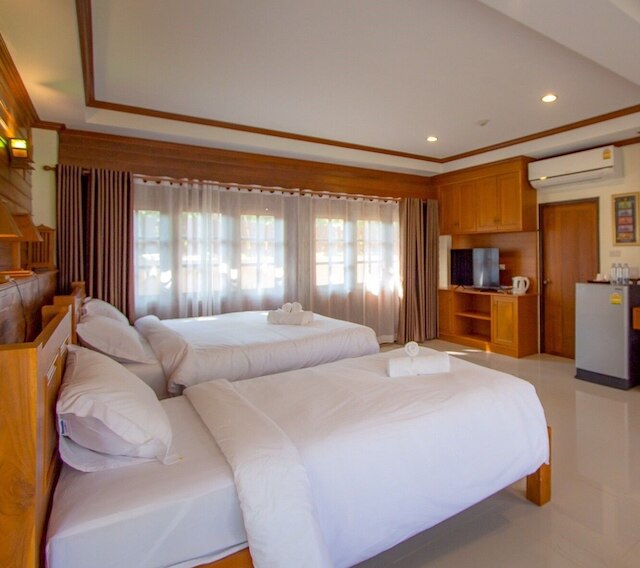 バーン ポンドチャノク ホテル