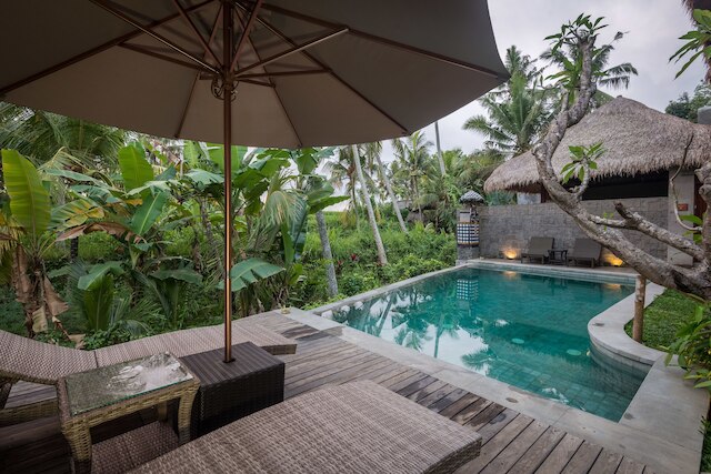 イラ キッチン & ヴィラ