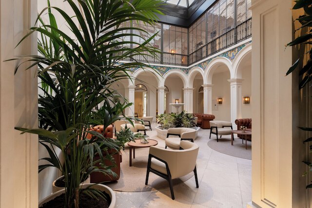 H10 パラシオ コロメラ