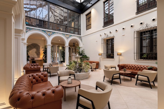 H10 パラシオ コロメラ