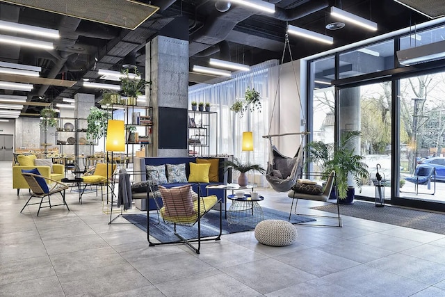 アーチ ホテル グエオロギチュナ