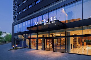 フォー ポインツ バイ シェラトン ワルシャワ モコトウ