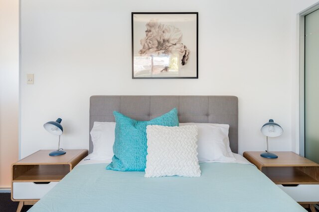 スタジオ 64 オイスター ベイ モダン 3 ベッドルーム