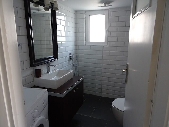 ミニマル ラグジュアリー ニア アクロポリス