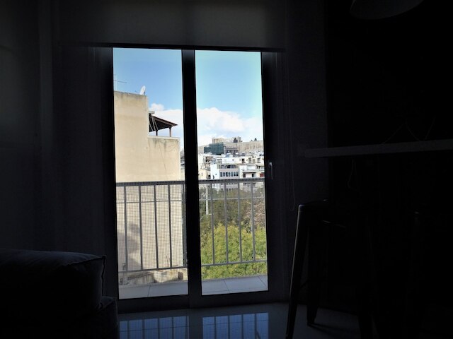 ミニマル ラグジュアリー ニア アクロポリス