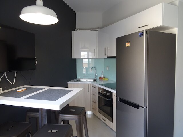 ミニマル ラグジュアリー ニア アクロポリス