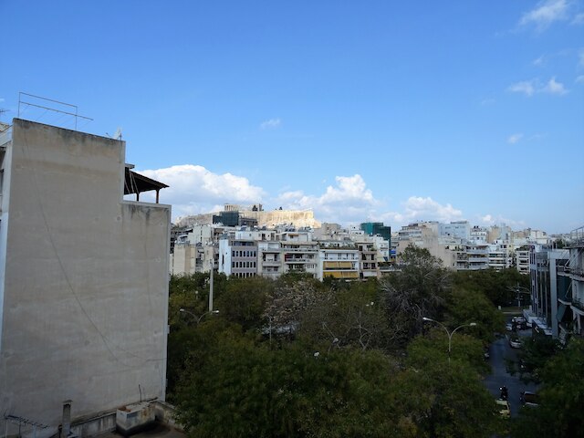 ミニマル ラグジュアリー ニア アクロポリス