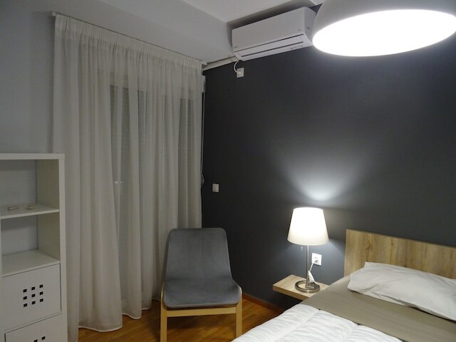 ミニマル ラグジュアリー ニア アクロポリス