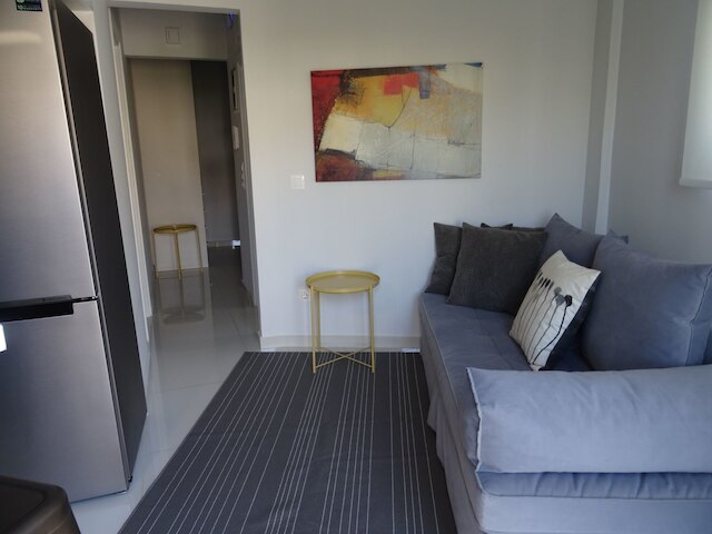 ミニマル ラグジュアリー ニア アクロポリス