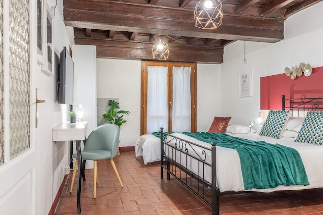 ワイン アパートメンツ フローレンス チリエジオーロ