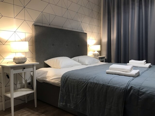 クリスタル アパートメンツ