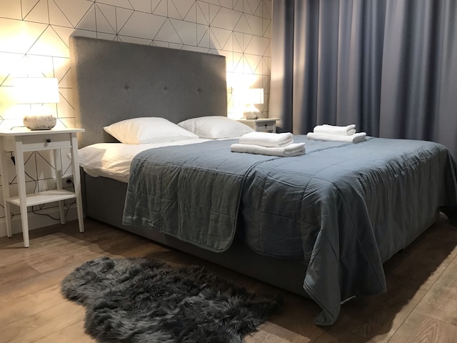 クリスタル アパートメンツ