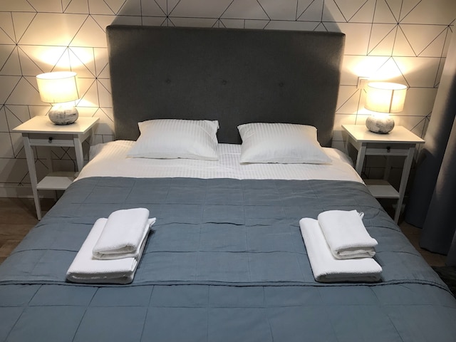 クリスタル アパートメンツ