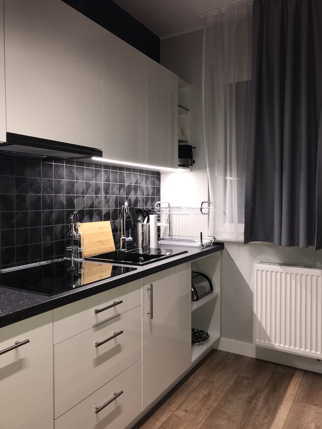 クリスタル アパートメンツ