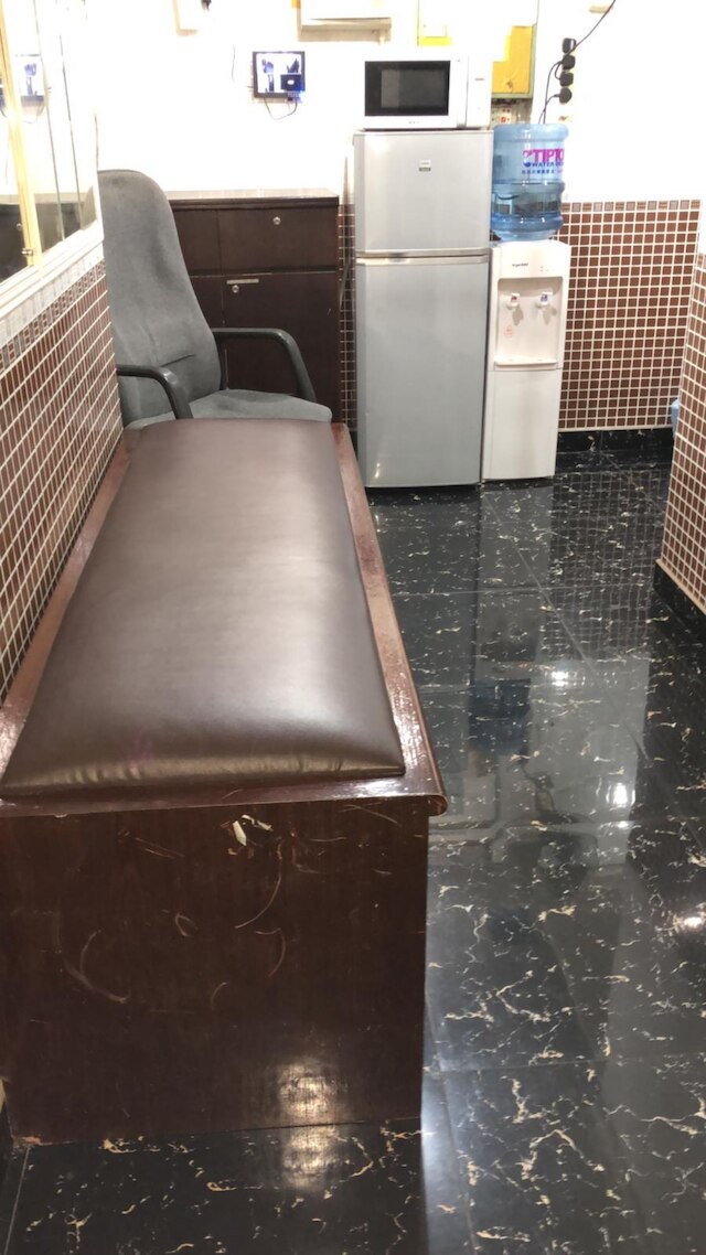 タージ スーパー デラックス