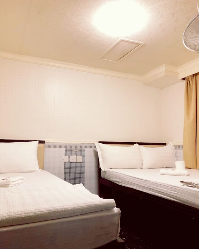 タージ スーパー デラックス