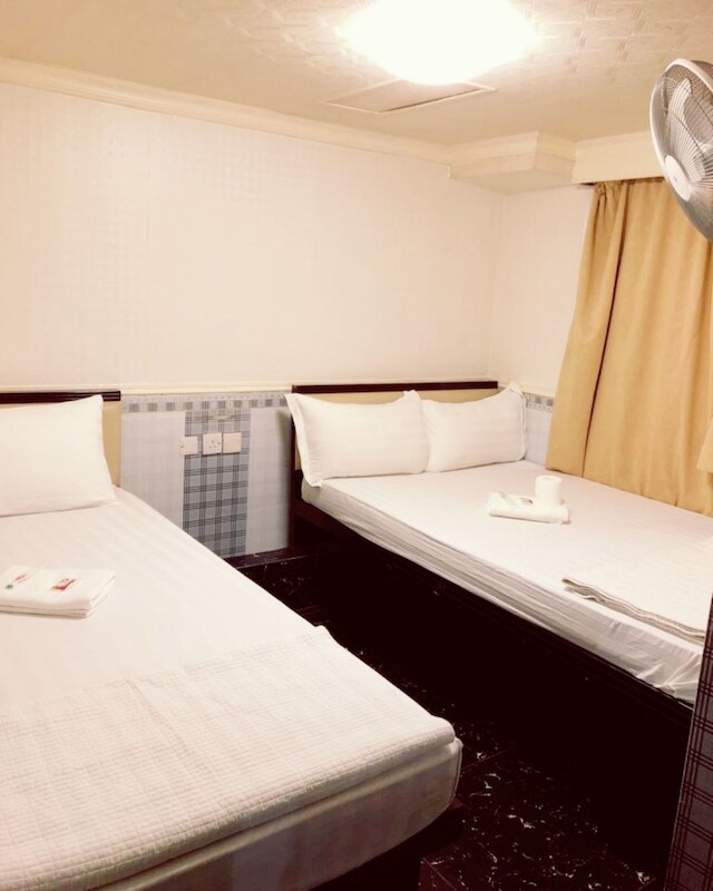 タージ スーパー デラックス