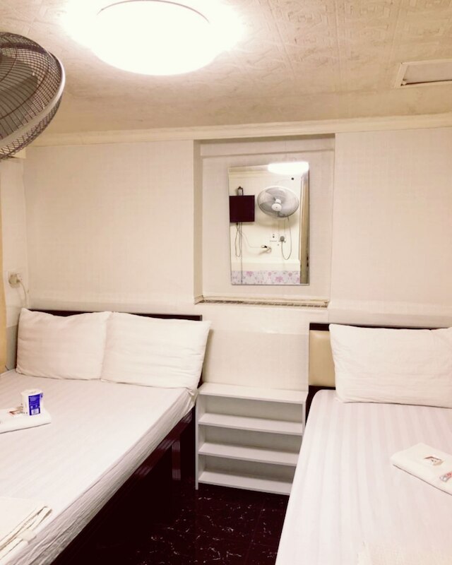 タージ スーパー デラックス