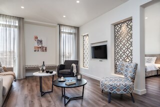 アーバン ネスト - スイーツ & アパートメンツ