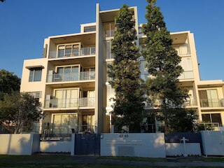 パーチ アパートメンツ アット アネンボ ストリート