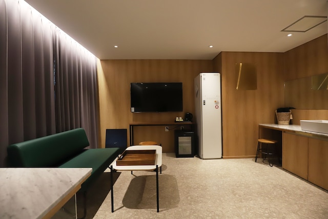 ビエンナーレ ホテル