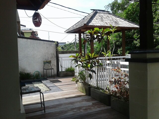 クニゲン ヴィラ ジンバラン バリ