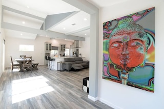 スペーシャス ハウス オン メルローズ、プライベート バックヤード ジムあり