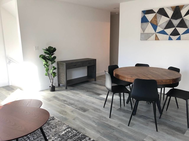 ブラン ニュー ラグジュアリー スペーシャス 3 ベッドルーム タウンホーム クロース トゥ 3rd ストリート