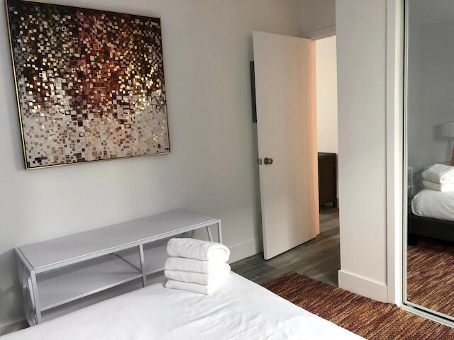 ブラン ニュー ラグジュアリー スペーシャス 3 ベッドルーム タウンホーム クロース トゥ 3rd ストリート