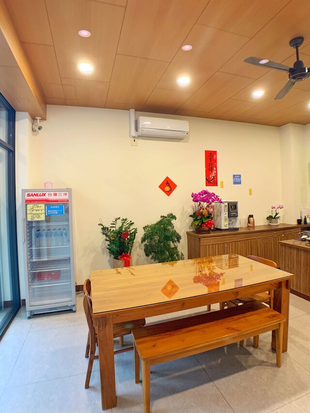 ザサニー (映旅店)