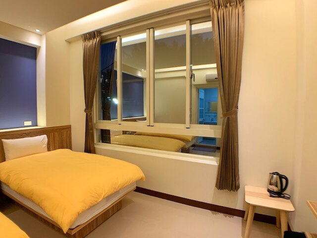 ザサニー (映旅店)