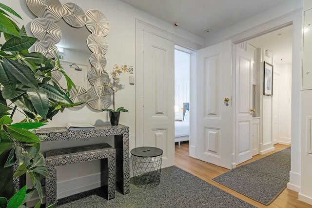 バイロ アルト パレス アパートメント フォー  ラージ グループ