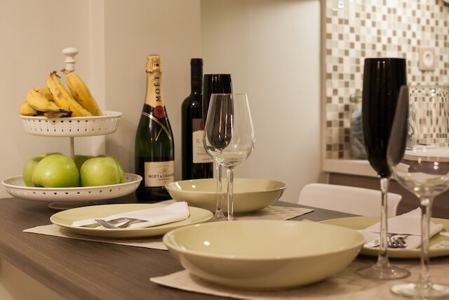 ゴールド アンド ブルー ラグジュリアス アパートメント