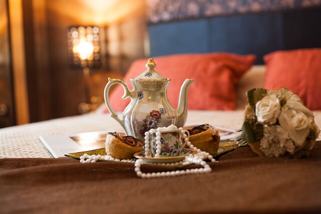 ゴールド アンド ブルー ラグジュリアス アパートメント