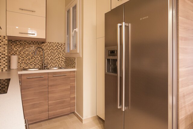 ゴールド アンド ブルー ラグジュリアス アパートメント