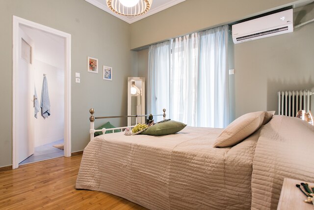 チャーミング アクロポリス メトロ アパートメント