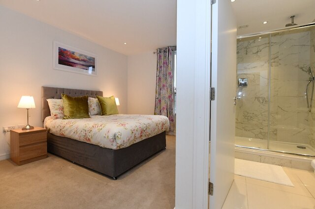 キュー ブリッジ アパートメンツ