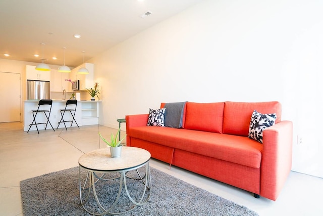 ミニマリスト & アルーリング コンド ウォーク トゥ マイル ハイ