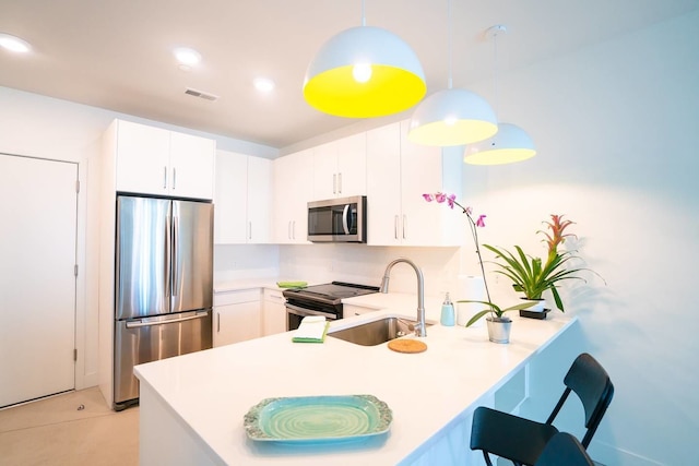 ミニマリスト & アルーリング コンド ウォーク トゥ マイル ハイ