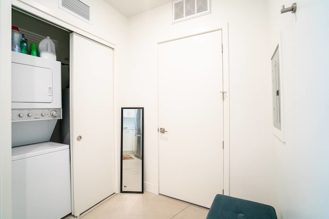 ミニマリスト & アルーリング コンド ウォーク トゥ マイル ハイ