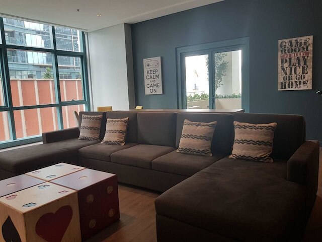 アップタウン BGC ニア セント ルークズ