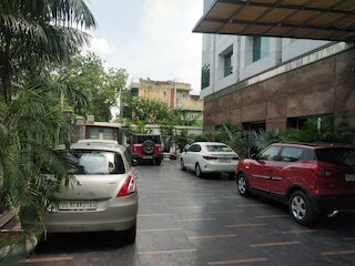 ヴェニツア サロヴァー ポルティコ デリー