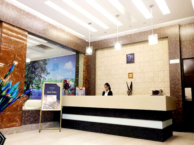 ヴェニツア サロヴァー ポルティコ デリー