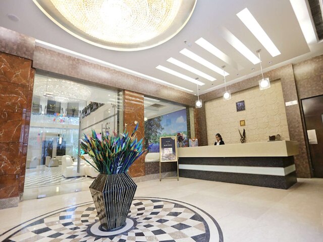 ヴェニツア サロヴァー ポルティコ デリー