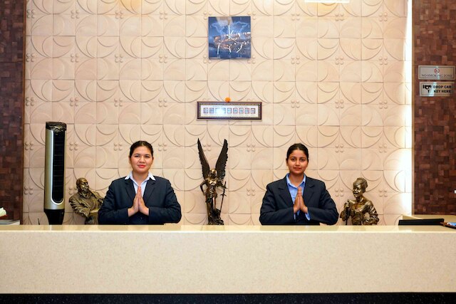 ヴェニツア サロヴァー ポルティコ デリー